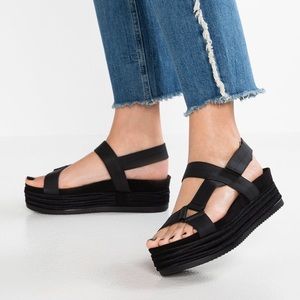 NIB Call It Spring Black Piersien Platform Sandals